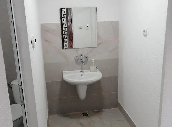 жани Lejlighed *